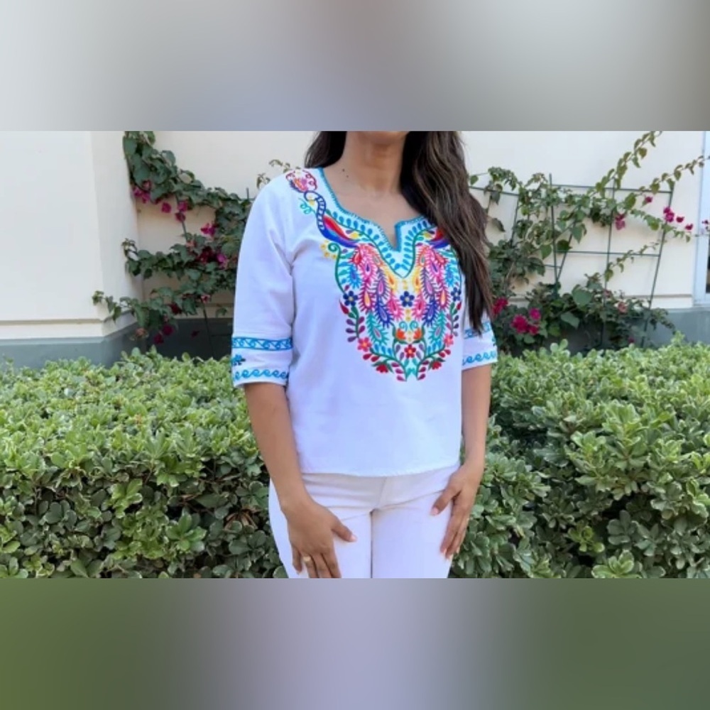 Mja world|White floral embroidered Mexican style peasant top•••Cotton, XL
